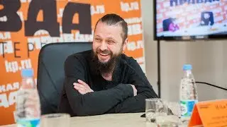 В пресс центре 
