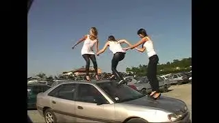 The challenge of dismantling a car manually 1