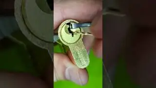 КАК СКРЕПКОЙ ВСКРЫТЬ ЗАМОК 