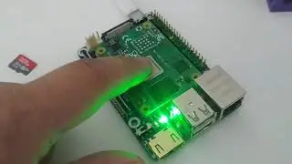 Bad Raspberry Pi 4: LED Flashes 8 Times