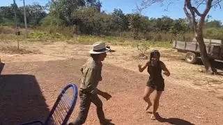 TIRINGA DIZ A VANESSA QUE ELA VAI MORRER PELA BOCA QUE NEM PEIXE