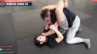 Mizkif wrestle a Woman - after she punched him [Gym Opening Day]