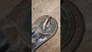 А  ты знаешь как правильно устанавливать сайленблок бабочка в продолный рычаг?