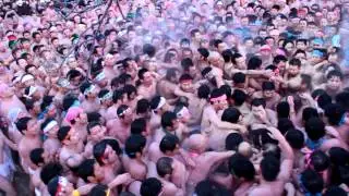 裸祭りThe Japanese Naked Festival : 裸祭り (Raw video.)