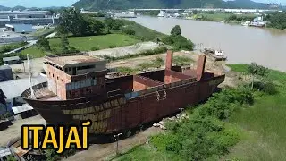 NAVIO ABANDONADO EM ITAJAI