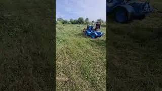 Минитрактор переломка и китайская модернизированная роторная косилка прокосили отаву