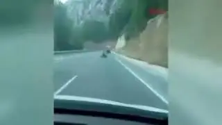 Karayolunda go-kart çılgınlığı Saatte 100 km hızla giderken görüntülendi