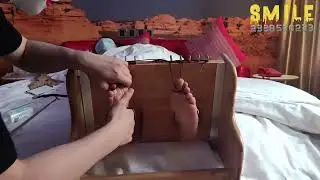 SMILE黑靴女王挠痒痒视频 Asian Girl Black Boots Girl Tickle Video