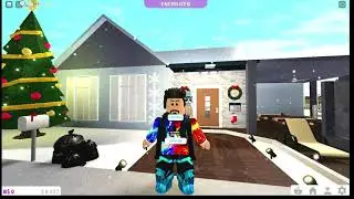 Showcasing my house in bloxburg roblox