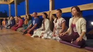 Мантра ОМ (АУМ) преподавателей oum.ru - очищение ума, успокоение психики, гармонизация