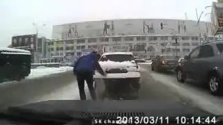 прикол на дороге 2013 XD