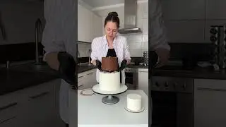 Свадебный, потрепавший мои нервы 🤪 #торт #кондитер #рецепты #шоколадныйторт #рецепт #торты #десерт
