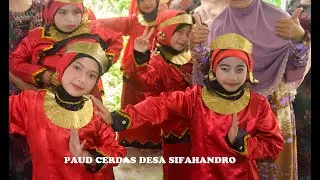 Tarian persembahan dari Alumni PAUD cerdas sifahandro