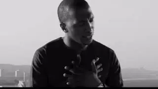 Dumi Mkokstad- Ungayeki ukuthandaza