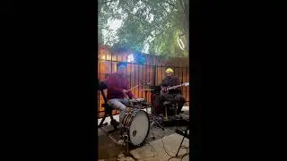Squier Bass VI - необычный инструмент в действии