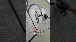 Graffiti com jornal