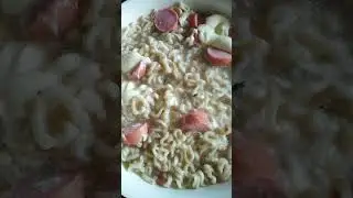 лапша с майонезом и сосиськами