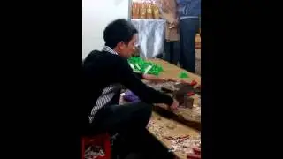 Anh bán dao rao hàng thật bá đạo