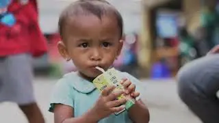 SAWERAN - ANAK BARU BISA JALAN - VIDEO LUCU | EMAK EMAK BEREBUT DUIT DAN PERMEN