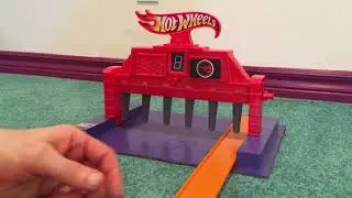 Hot Wheels extended Super 6 Lane Raceway
