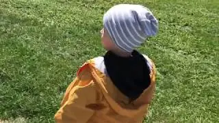 Шок! ТРАКТОР решил развернуться и ДОГНАТЬ ребенка!
