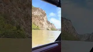 cu șalupa pe Dunăre
