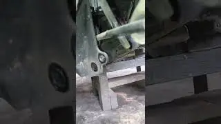 The reason why the rear shock absorber of the Vario feels like it's thumping. @imammotor7140