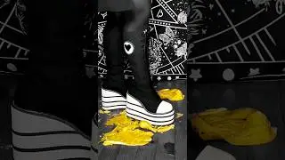 YRU Platform Boots Crush Bananas 🍌
