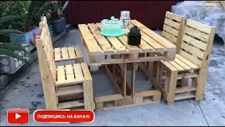 Идеальное сочетание четырех стульев и стола из поддонов!