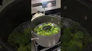 How to Steam Broccoli Stovetop 