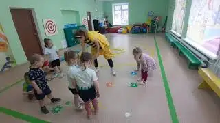 Спортивное развлечение для детей первой младшей группы: "В гости к солнышку"