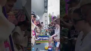 Мастер-класс по сборке световых мечей на VK Fest 2024