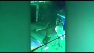 Жена застукала мужа в стрип-клубе. (Япония)