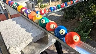 Billiard ball marble run☆Handmade track made of iron and wood. A fun marble cascade course.