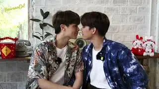 Do you guys really need to get this close staring in each other's eyes? #fortpeat #loveintheair