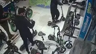 Robo de patinetes eléctricos en el Born