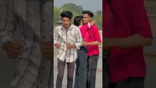Ye ladki kahi bhi hug kr leti hai🤭❤️ 
