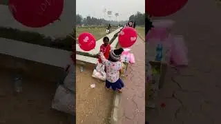 Kid playing with baloon #Baloon #kidsvideo #heeraasmani