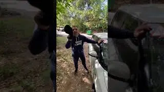 Перед тем как сесть за руль авто вытри стекла на машине 