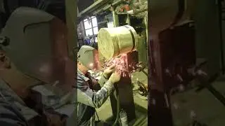 40 кубометров дуба теперь служат людям, а не пошли на дрова! Нашли кадры с первой колодой 👆