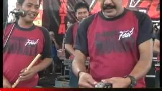 17 Isyarat cinta   Neo feat Sodik MONATA Live AL DUGAL Community 2016