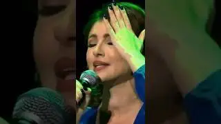 Встала на КОЛЕНИ перед всем залом😳 