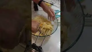 mixing the wet and dry ingredients to make the perfect cookie