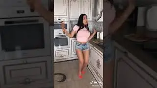 И накормить и ублажит