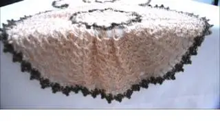 Caminho / Trilho de mesa feito de Crochê na cor Marrom e Bege!! Lindo