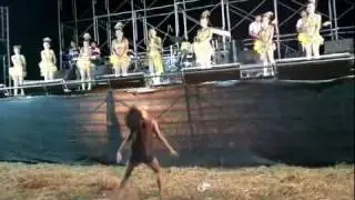 Epic Thai Girl Mosh