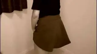 Ngintip dibalik rok mini tante