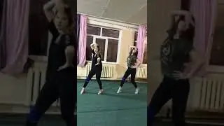 Мокрая девочка