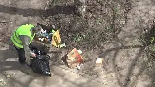 Как в Воронеже мусор забирают