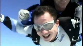 My first Skydive ( and the only one ) // Mon baptême de parachute ;-)